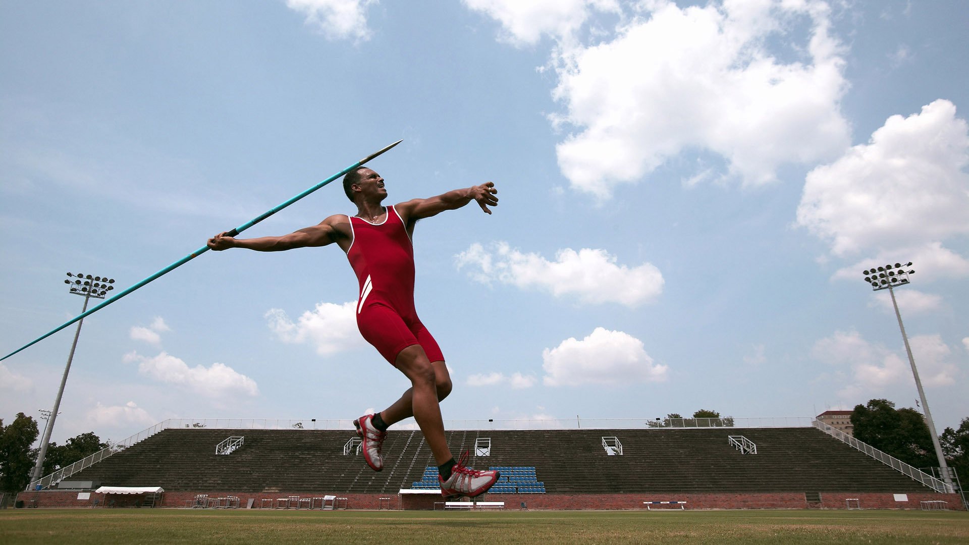 “冰雪之巅”！——北极圈内的雪地王者激烈角逐，北极冰雪覆盖面积