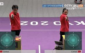 “老将与新星的碰撞：经验与激情的较量！”
